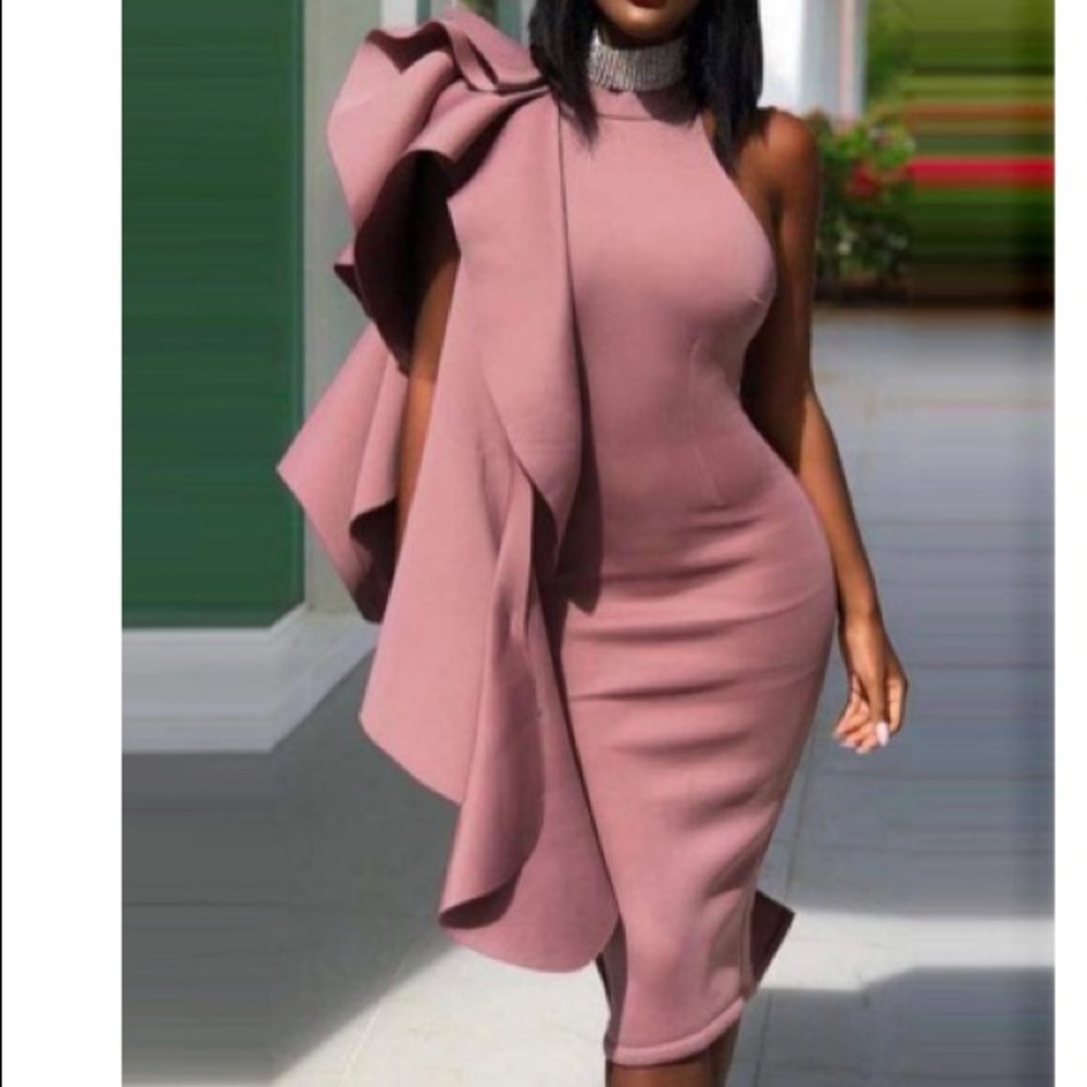 Sleek midi big decorative sleeve dress